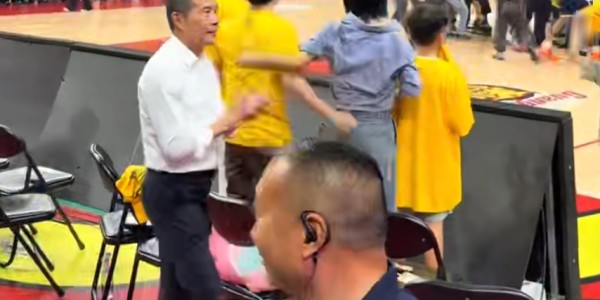 leyu乐鱼体育-陈海涛乐开了花，广东队赢球奖金翻倍！